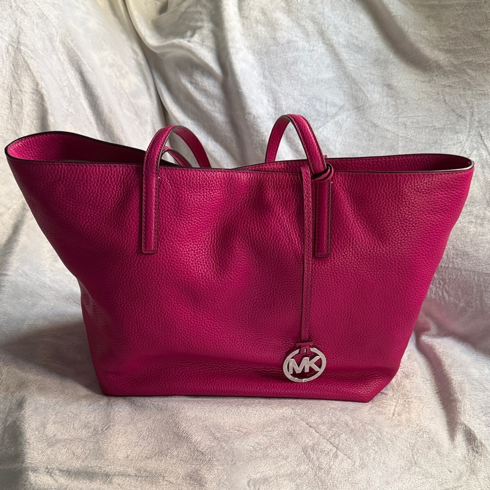 Michael Kors Fuchsia Large Jet Set Pebble Leather Tote Bag